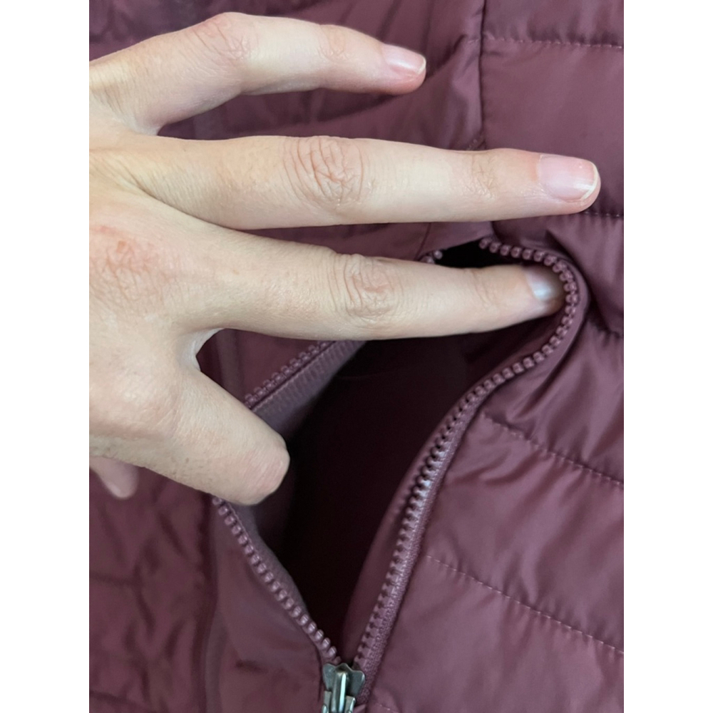 Columbia Maroon Purple Puffer Vest with Pockets Womens Size XS EUC - Picture 6 of 9
